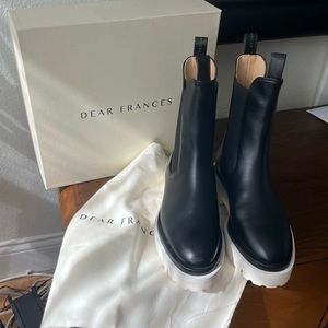 Dear Frances Tony boot black & white